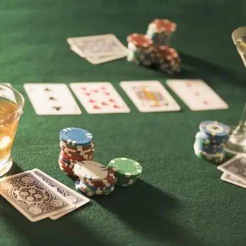 Free Bet Blackjack table on bataravip mobile showing dealer hand, player hand, and free bet markers